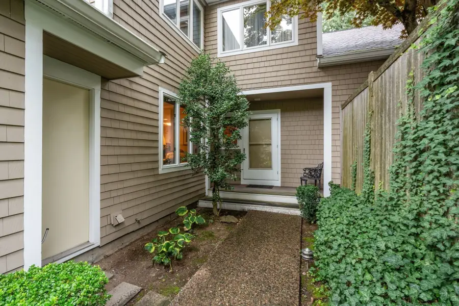 403 Dedham St #D, Newton, MA 02459 - #3