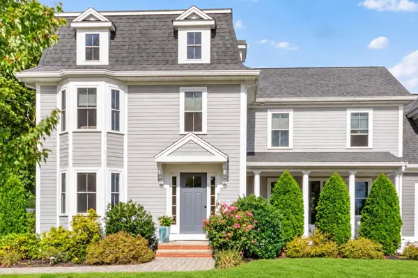 80 Pleasant St #80, Medfield, MA 02052