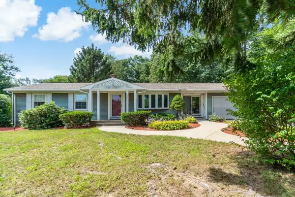 23 Colonial Way, Rehoboth, MA 02769