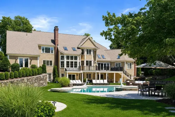 7 Pegan Ln, Natick, MA 01760