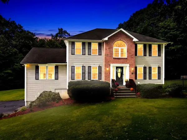 16 Jaimie Ann Dr, Rutland, MA 01543