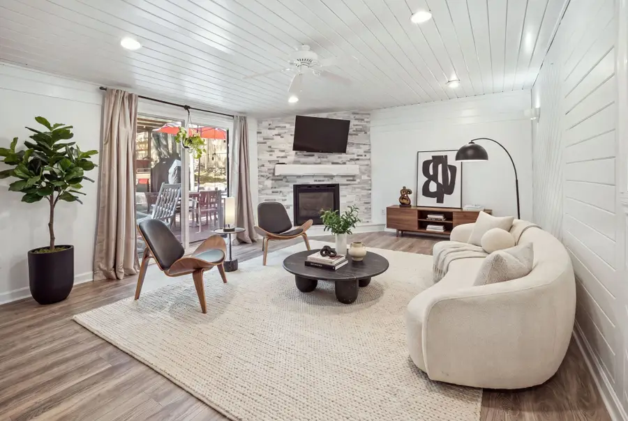51 Mechanic St, Bellingham, MA 02019 - #3