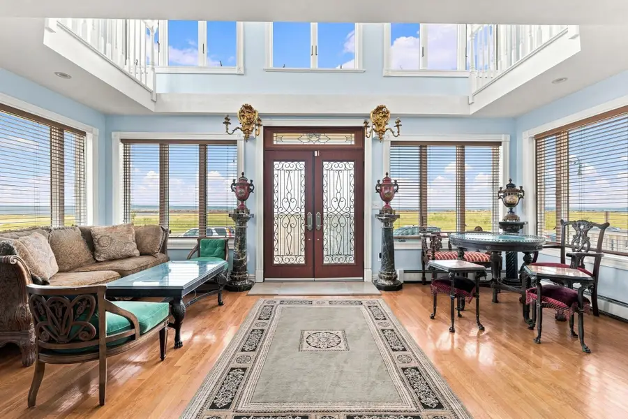 94 Winthrop Shore Dr, Winthrop, MA 02152 - #2
