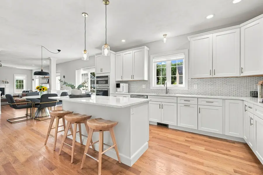 2 Edward Dr, Littleton, MA 01460 - #3