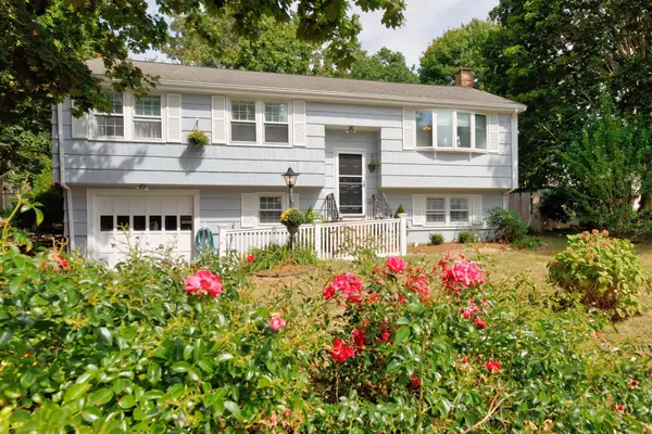 3 Elizabeth Rd, Bourne, MA 02559
