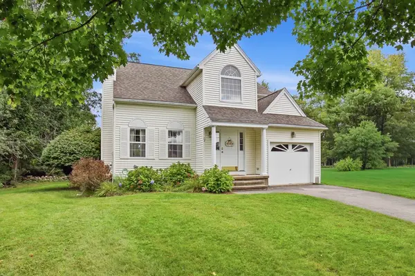 72 Palomino Dr, Franklin, MA 02038