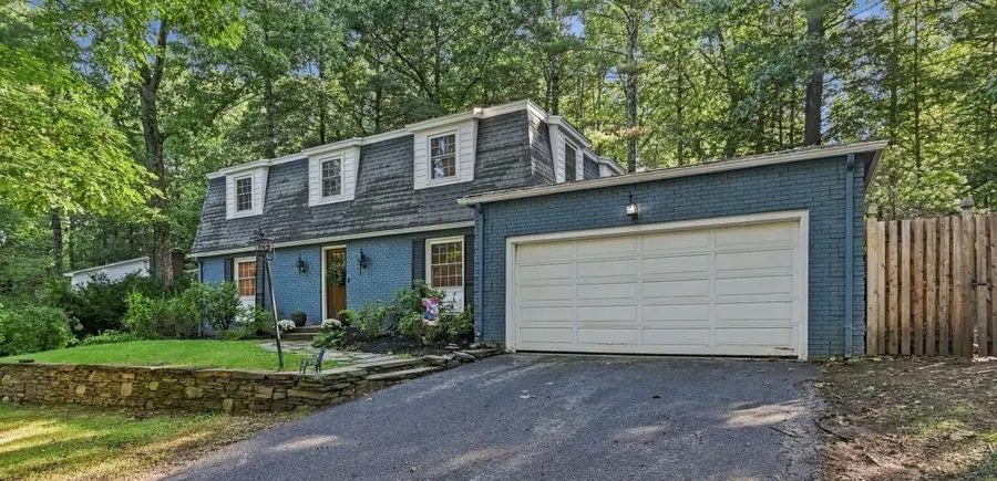 218 Heatherstone Rd, Amherst, MA 01002 - #3