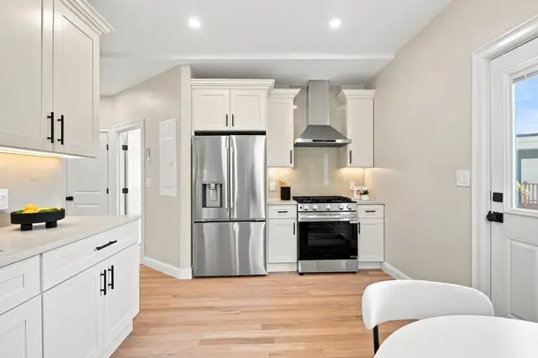 4294 Washington St #2, Boston, MA 02131