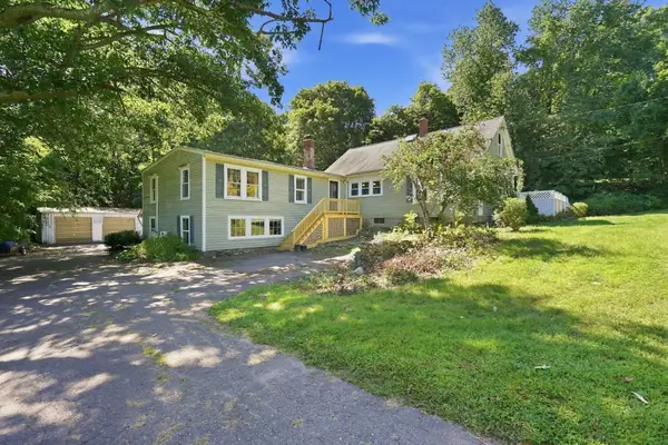 42 Jabish St, Belchertown, MA 01007