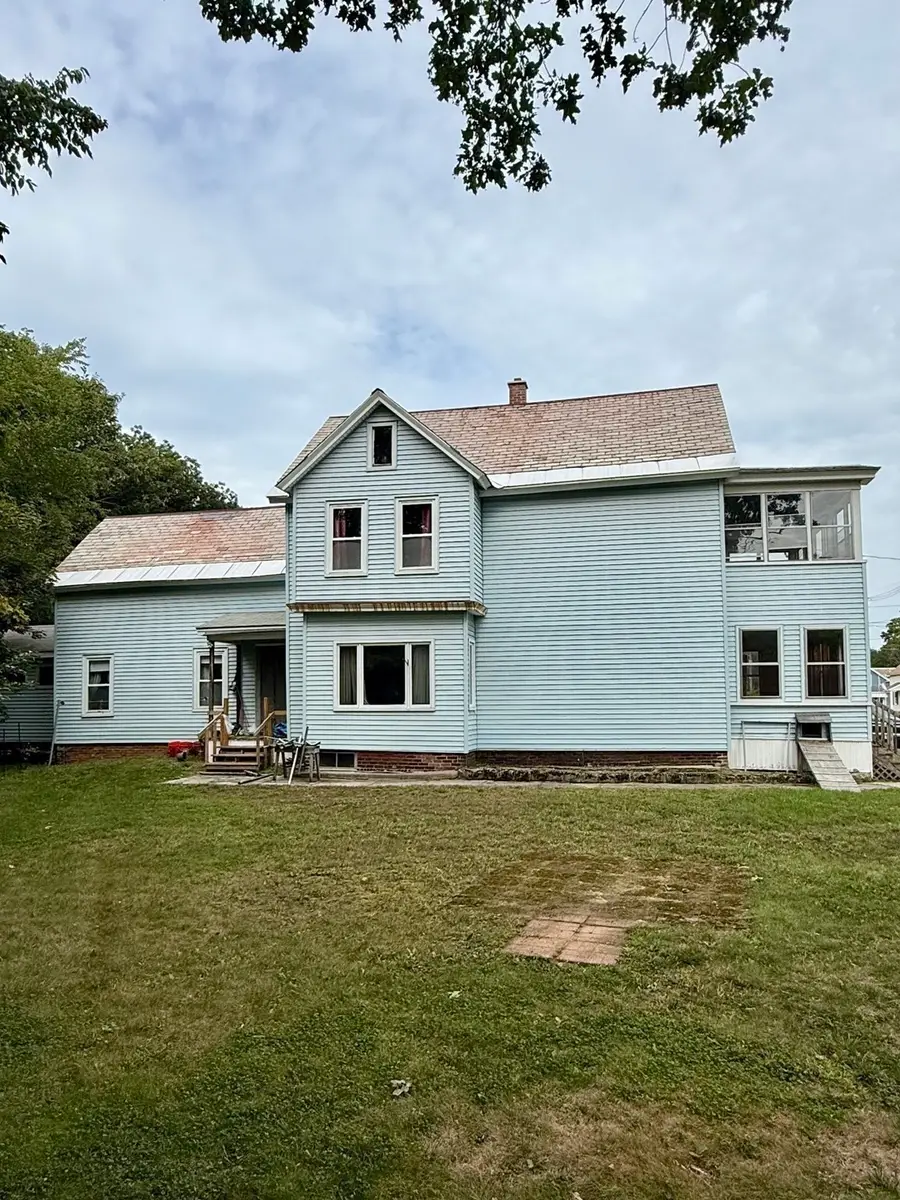 2 Gunn St, Erving, MA 01344 - #3