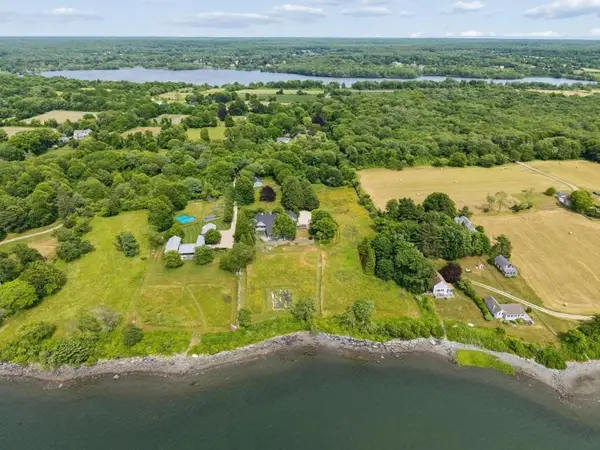 683 Neck Road, Tiverton, RI 02878