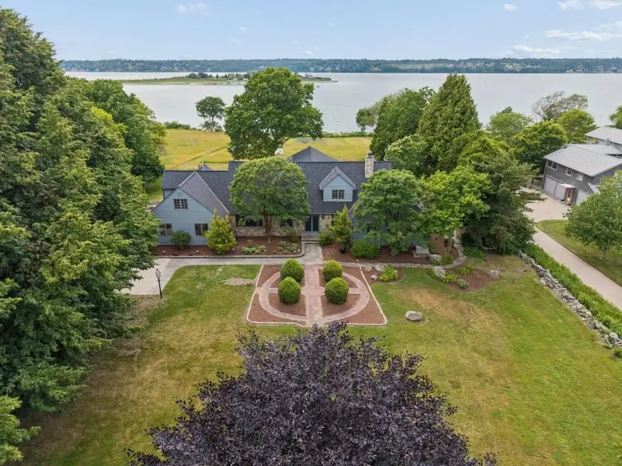 683 Neck Road, Tiverton, RI 02878 - #2
