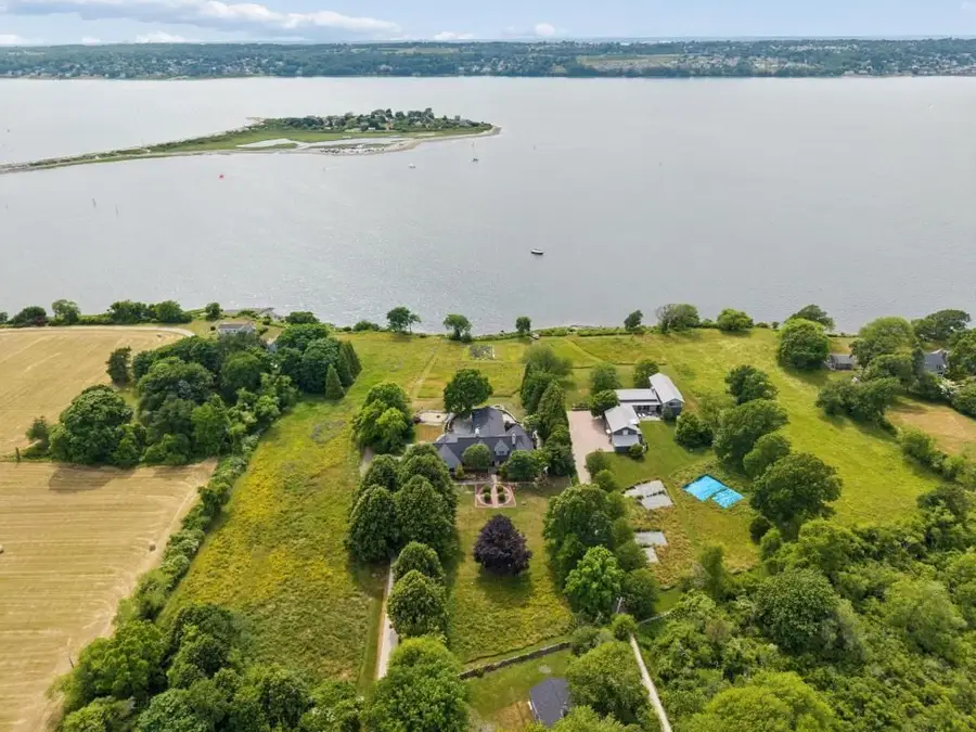 683 Neck Road, Tiverton, RI 02878 - #3