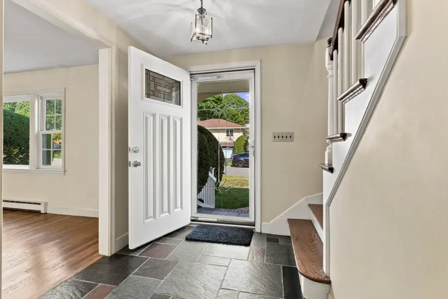 25 Lawndale Road, Stoneham, MA 02180 - #2
