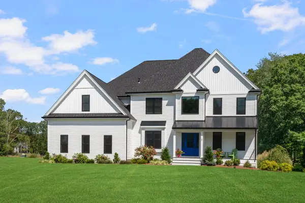 3 Bucklin Dr, Rehoboth, MA 02769
