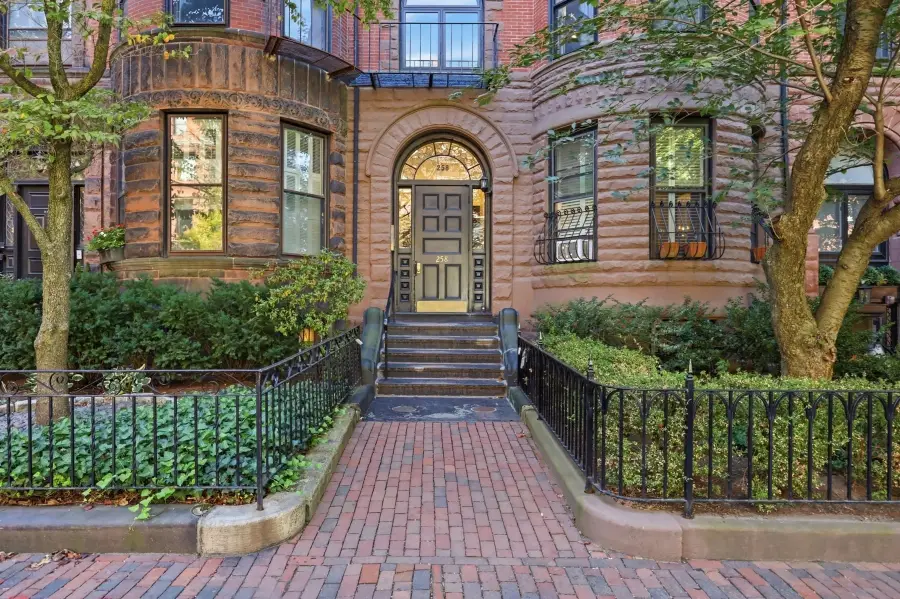 258 Marlborough St #2R, Boston, MA 02116 - #3