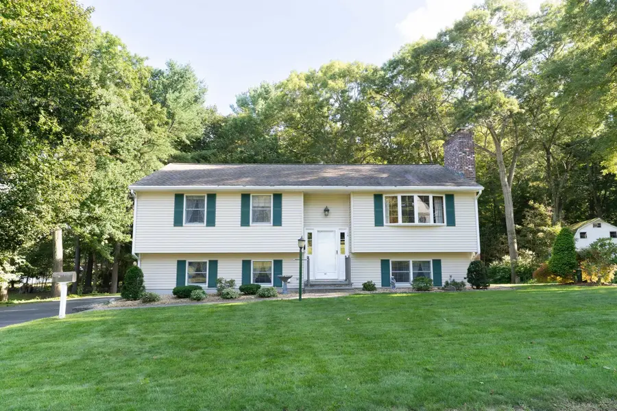 14 Delaney Ave, Dudley, MA 01571 - #2