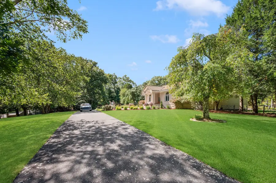 22 Brook View Dr, Scituate, RI 02831 - #2