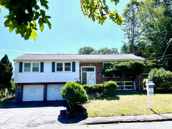 4 Sunset Drive, Randolph, MA 02368