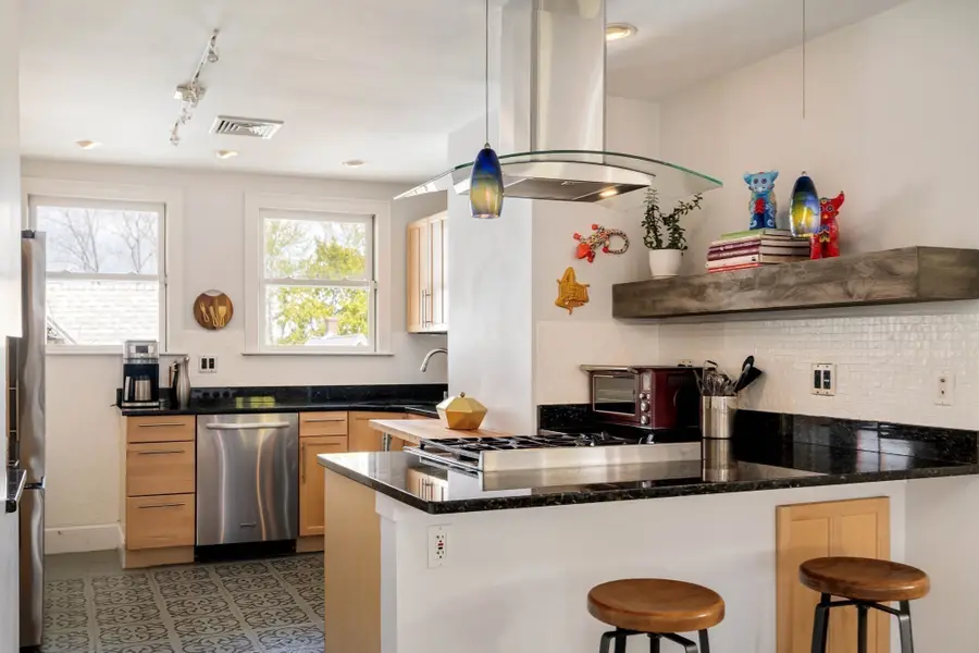 60 Dracut Street #5, Boston, MA 02124 - #2