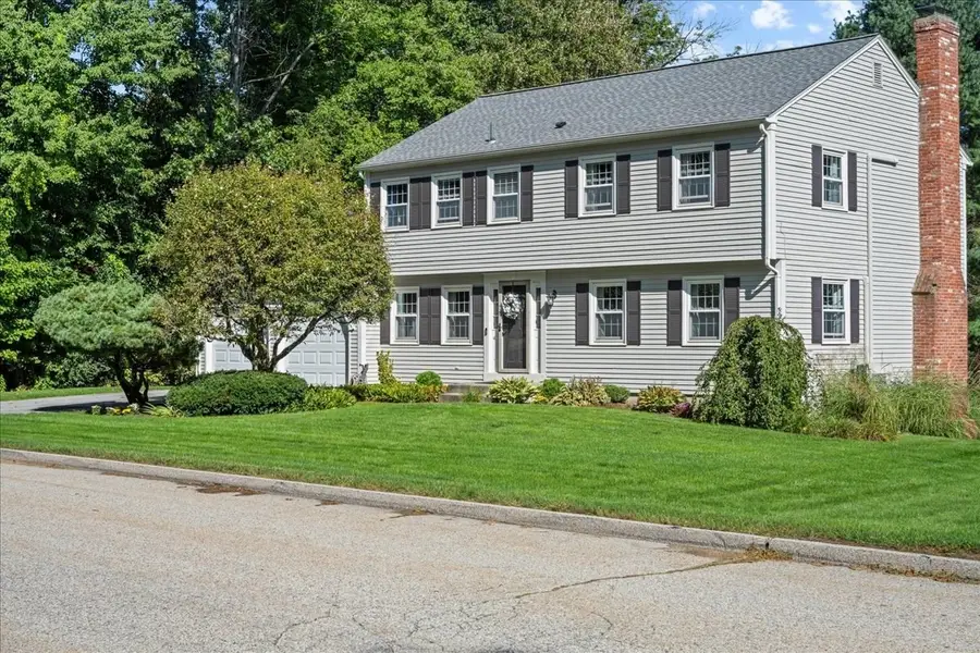 4 Robertson Rd, Auburn, MA 01501 - #3