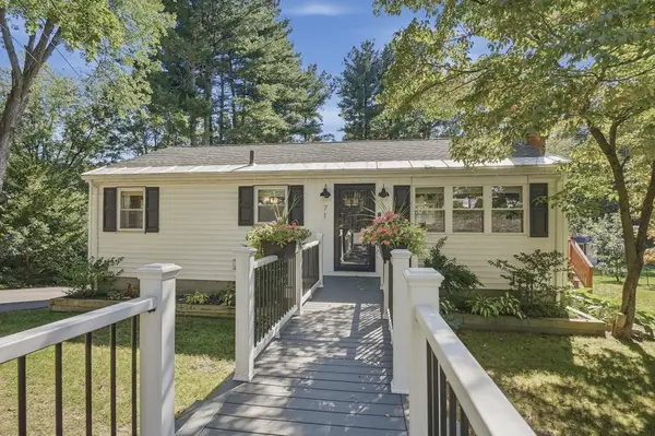 71 Causeway St, Hudson, MA 01749