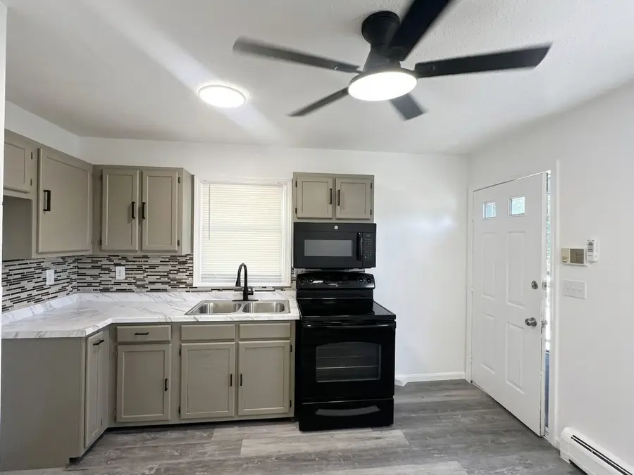 9-11 Richelieu St, Springfield, MA 01105 - #2
