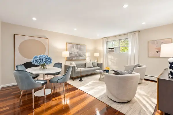804 Centre St #8, Boston, MA 02130