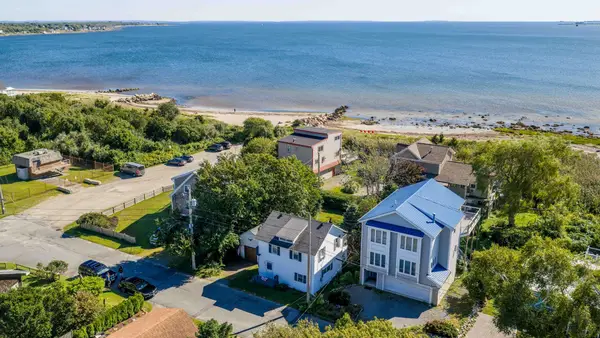 7 Bayview Ave, Fairhaven, MA 02719