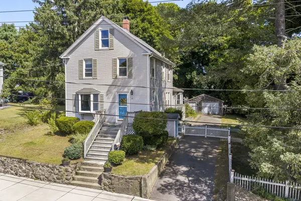 17 Fairview Ave, Ipswich, MA 01938