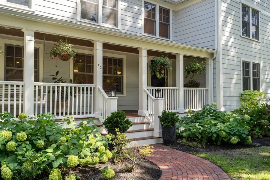 32 Webster Rd, Lexington, MA 02421 - #3