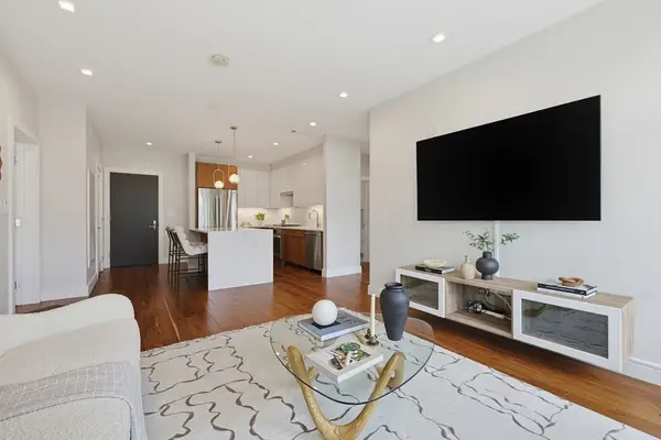 99 Sumner St #312, Boston, MA 02128