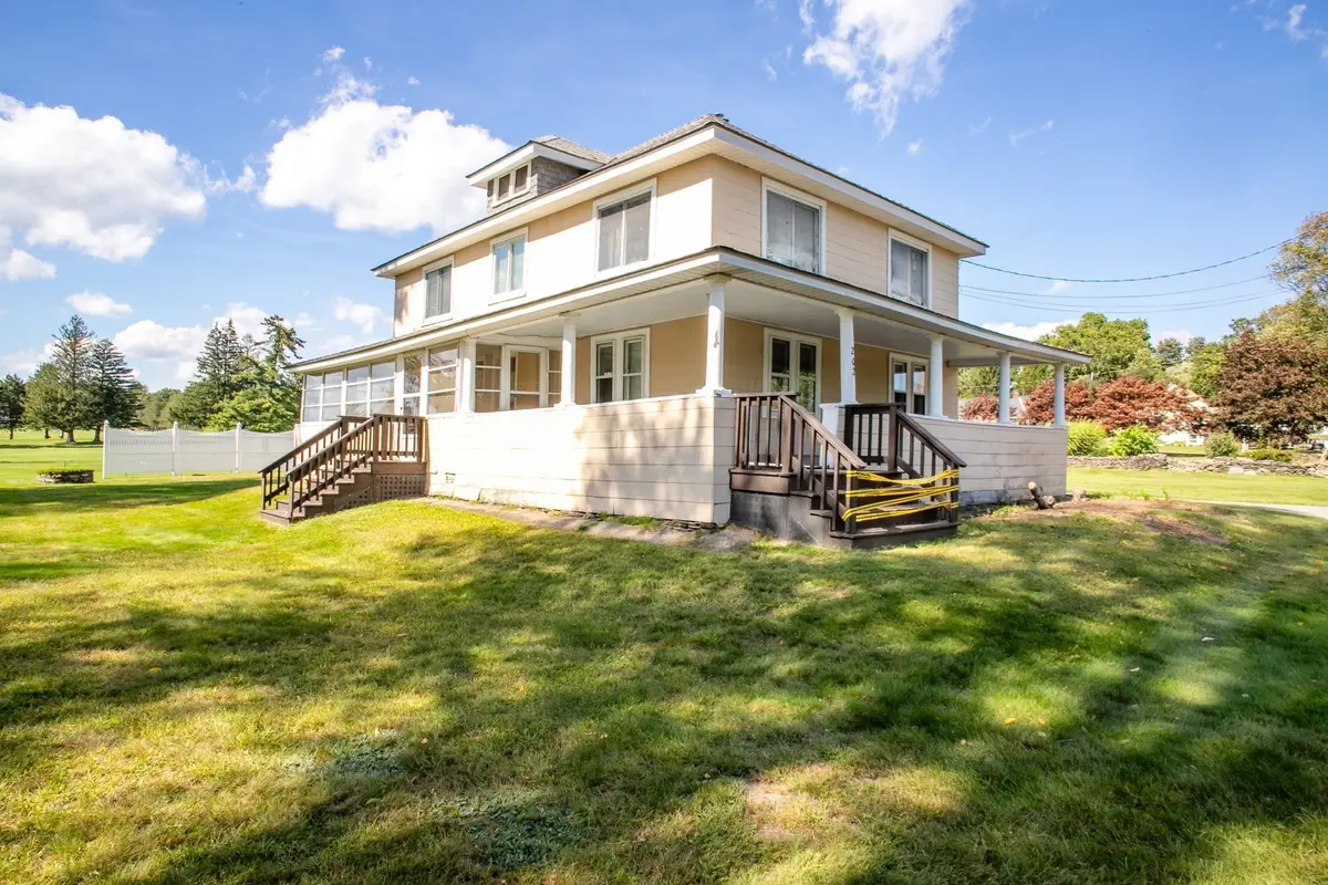 202 Pierce St, Leominster, MA 01453 - #1