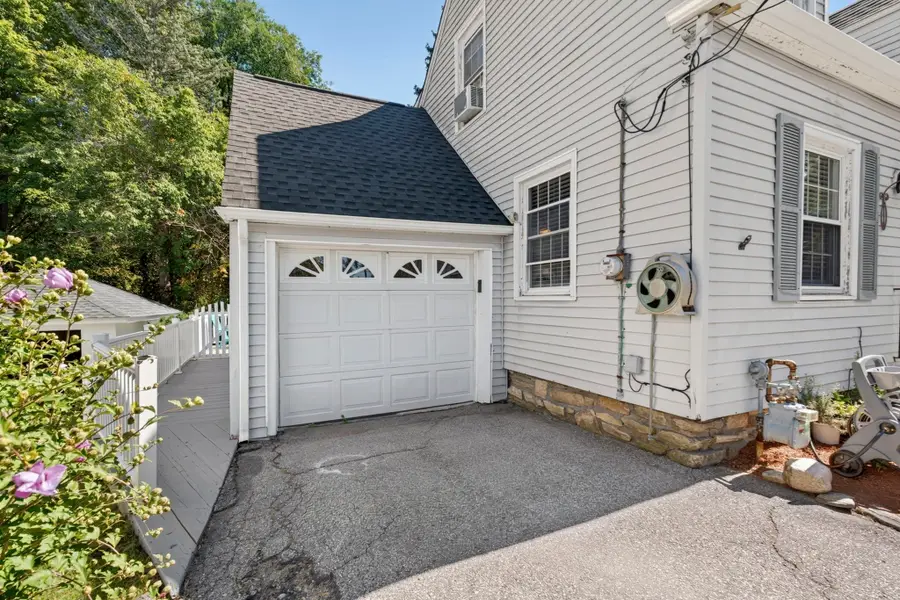8 Lyndale Rd, Worcester, MA 01606 - #2