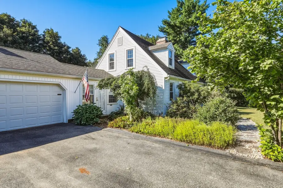 16 Hunting Lane, Wilbraham, MA 01095 - #3