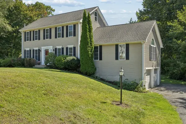 9 Cameron Dr, Rutland, MA 01543