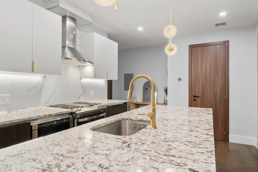 32 Pearl St #3, Boston, MA 02125 - #3
