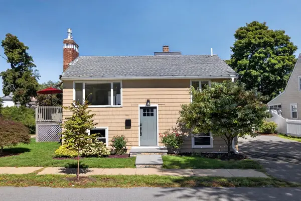 95 Winthrop St, Waltham, MA 02453