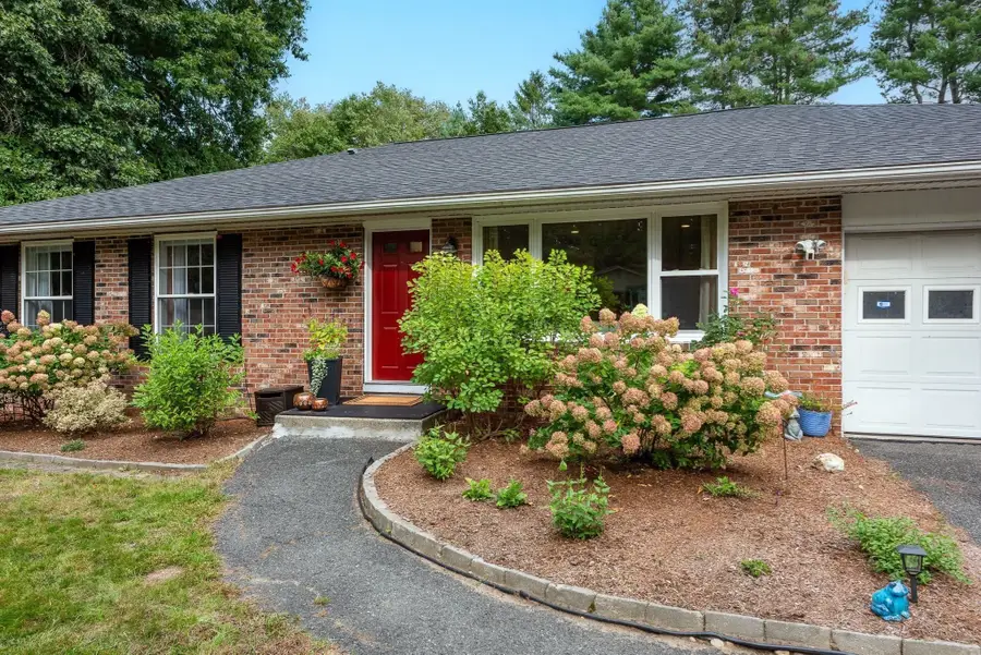 69 Grantwood Dr, Amherst, MA 01002 - #2