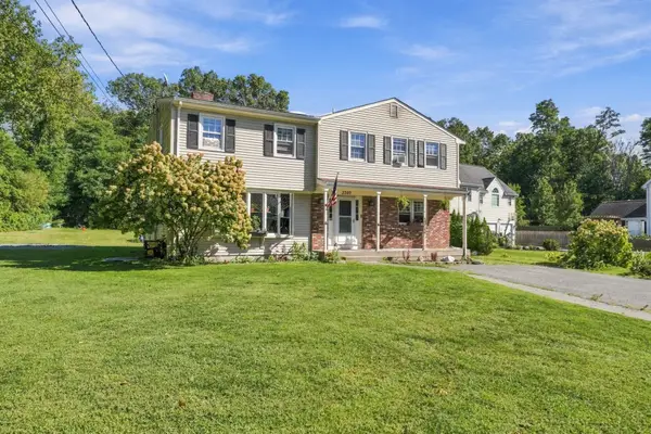 3320 County St, Somerset, MA 02726