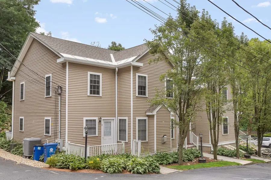 824 Main St. #3, Wakefield, MA 01880 - #3