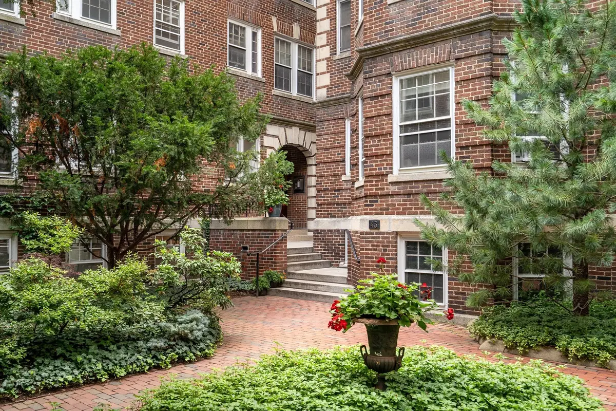 43 Linnaean #24, Cambridge, MA 02138 - #1