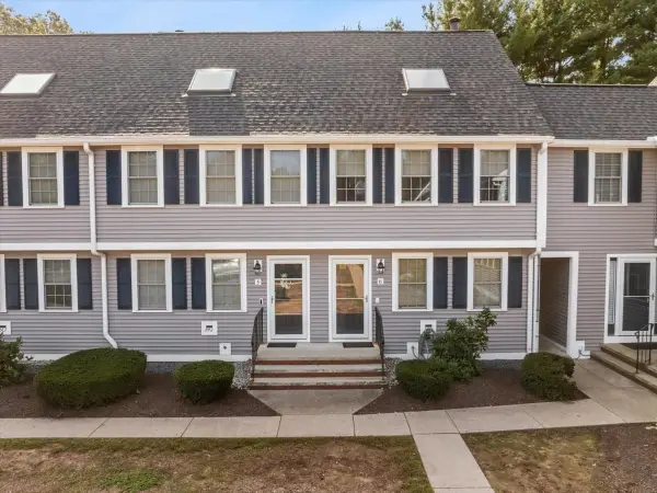453 Turnpike St #6, Easton, MA 02375