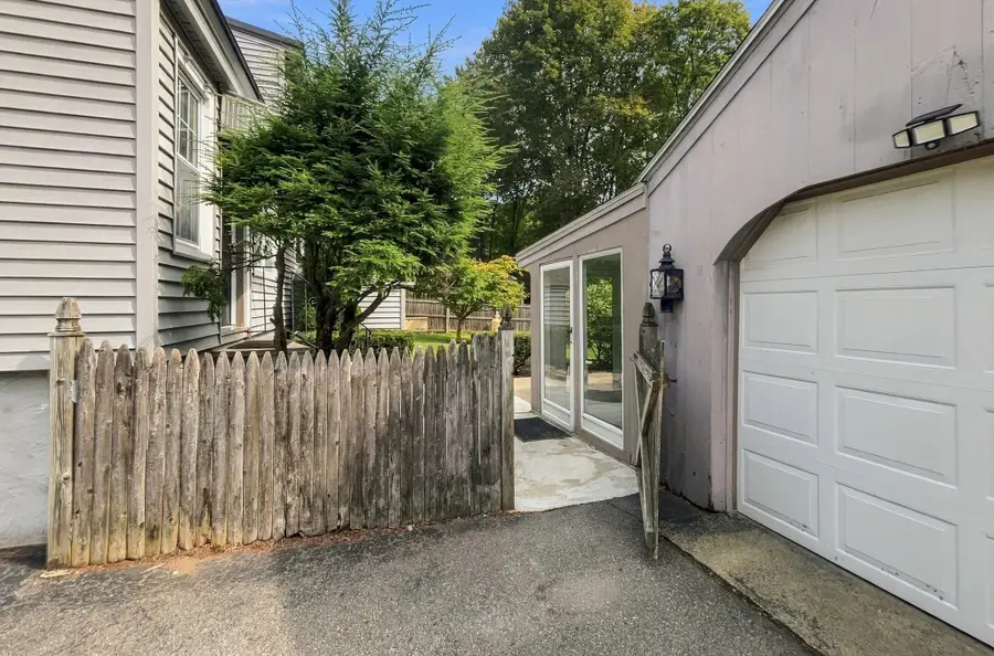 17 Elise Ave, Dracut, MA 01826 - #3