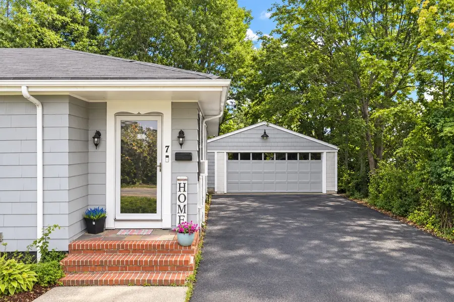 7 Norfolk Ave, Dartmouth, MA 02747 - #3