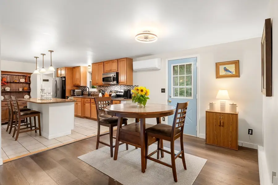 41 Woodland Rd, Uxbridge, MA 01569 - #3