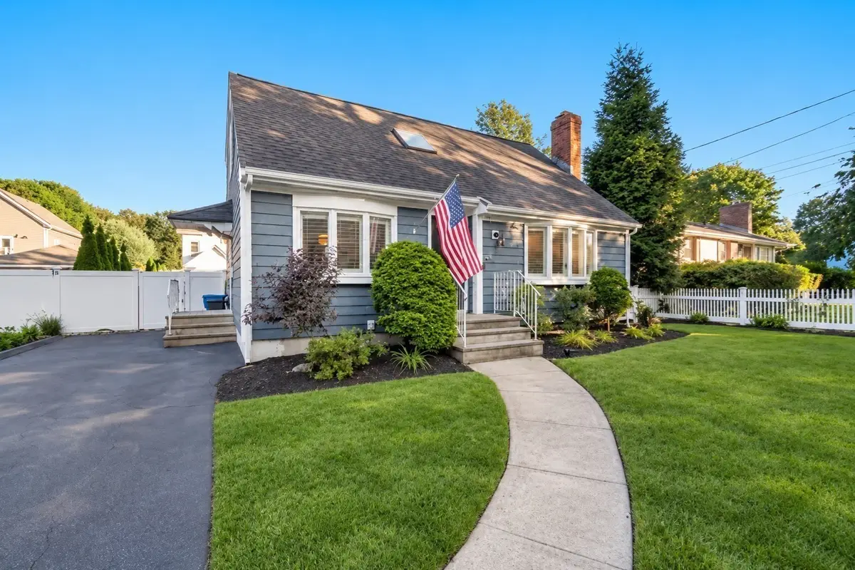 20 Albert St, Waltham, MA 02453 - #1