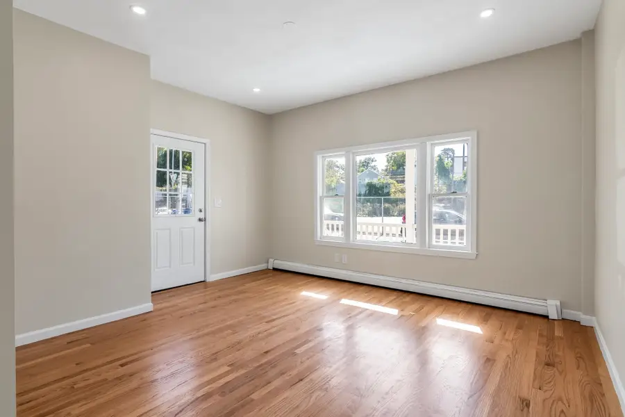 5 Blakelin St, Lawrence, MA 01841 - #3