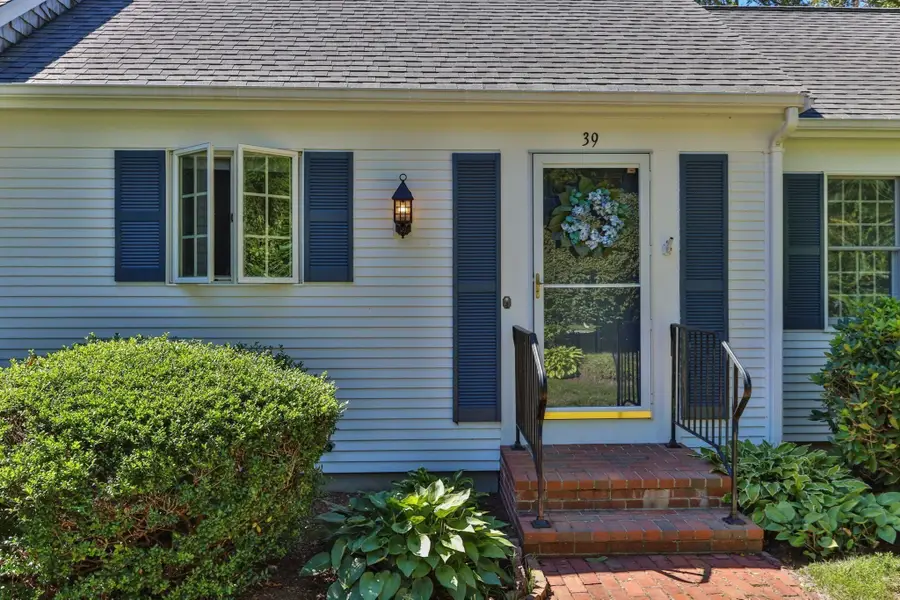 39 Spinnaker Ln, Bourne, MA 02559 - #3