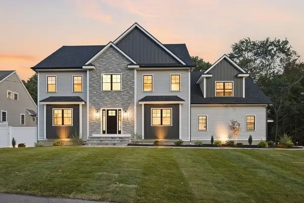 11 Lexington St, Burlington, MA 01803